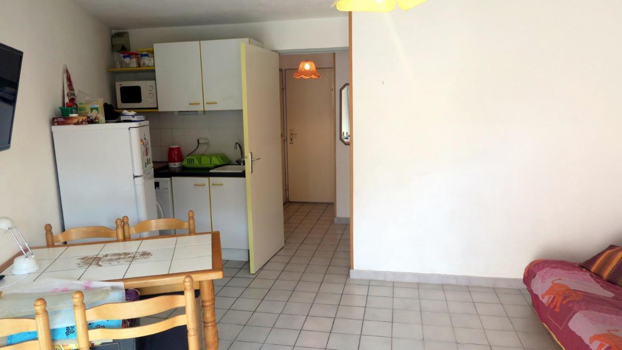 Agréable appartement en rez-de-jardin à deux pas des plages Le Grau-du-Roi Extérieur photo