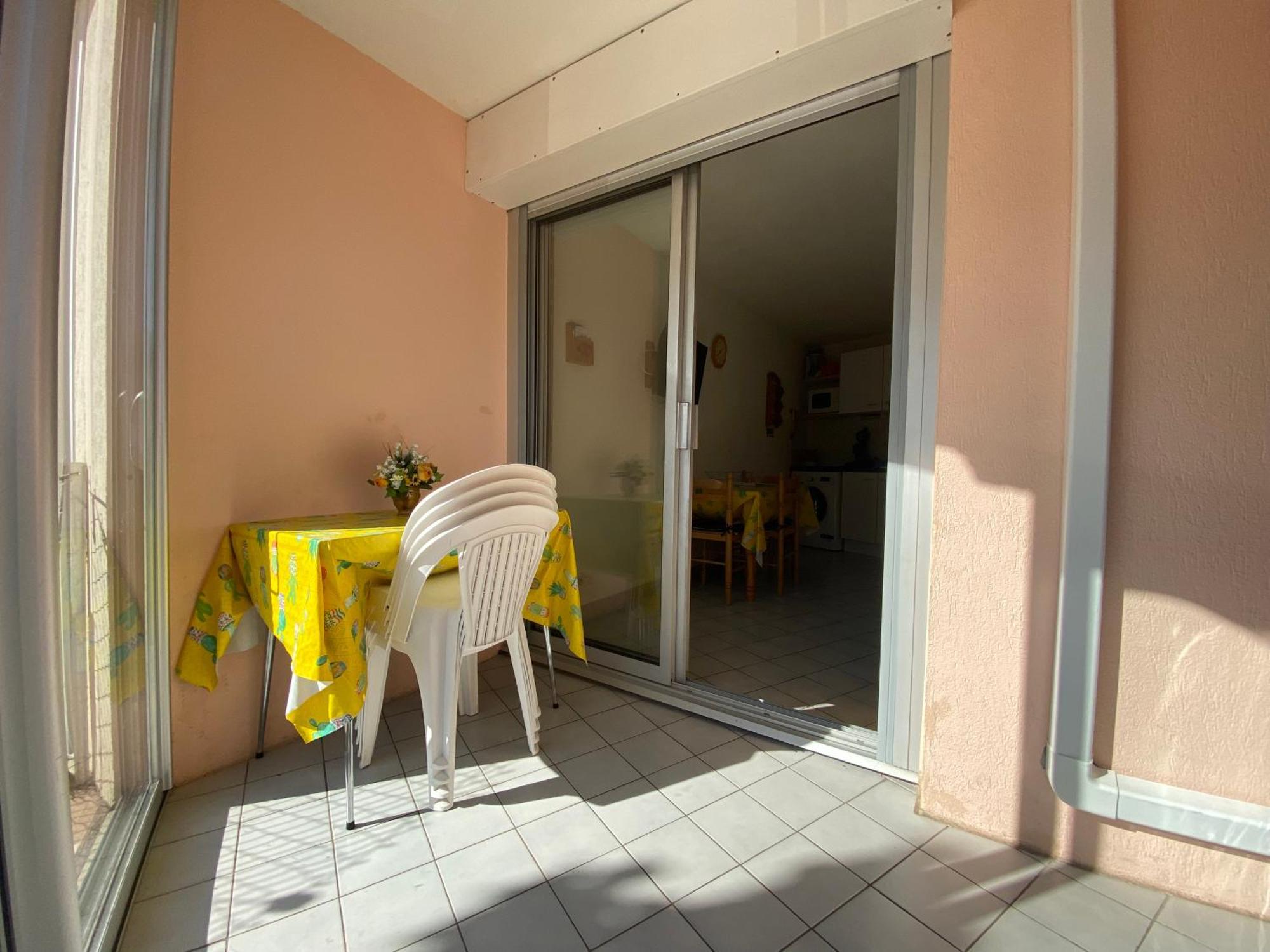 Agréable appartement en rez-de-jardin à deux pas des plages Le Grau-du-Roi Extérieur photo